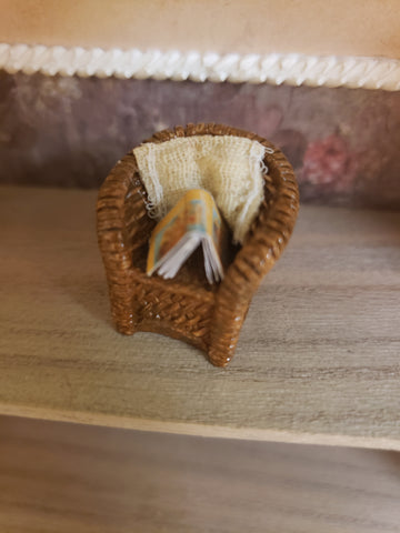 Wicker Chair with Cream Pillow 1:48